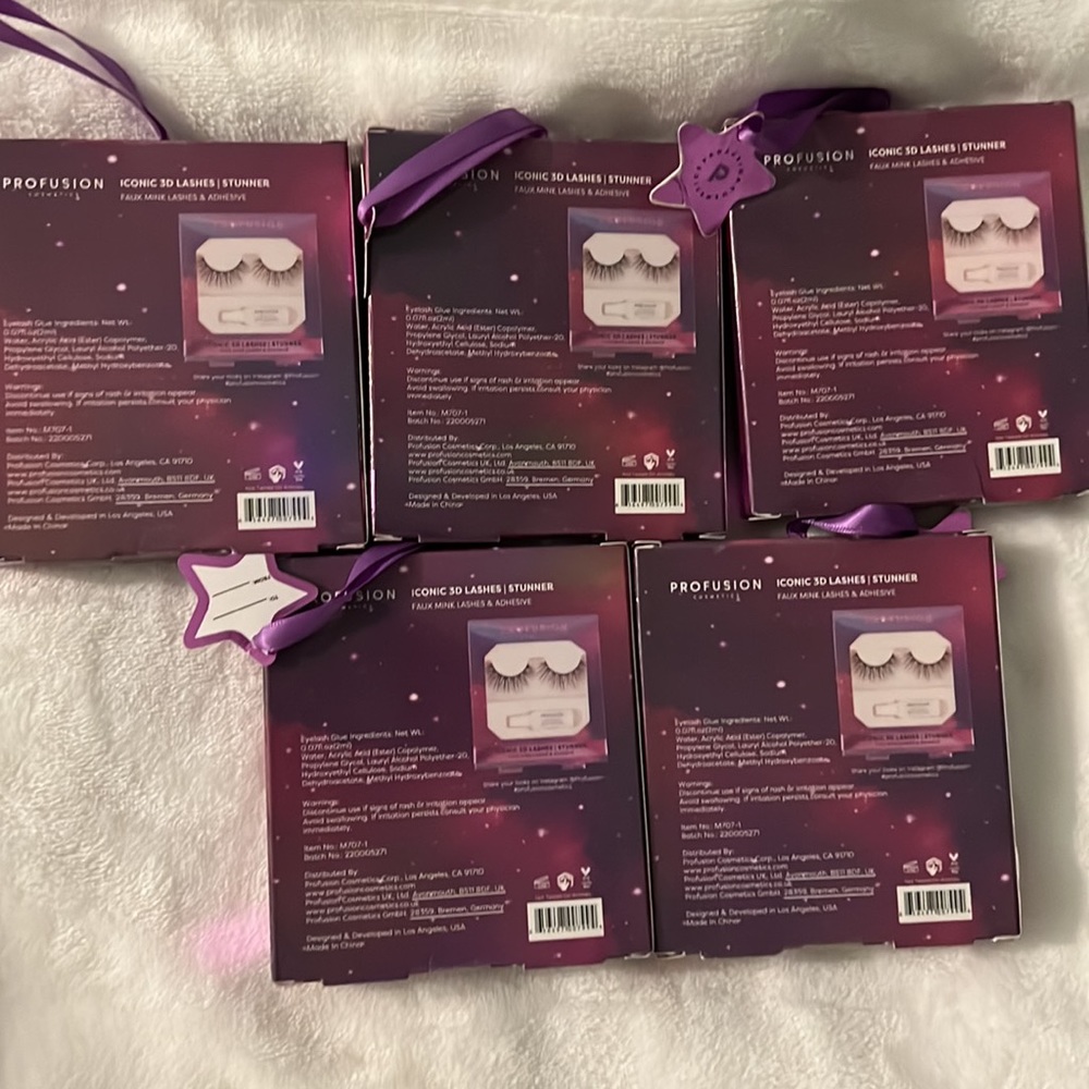New.  Profusion Cosmetics Iconic 3D Lashes Stunner Faux Minx Lashes W/ Adhesive - Picture 2 of 2